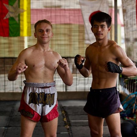 Villa Martial Arts Gym & Guesthouse Phnom Penh Esterno foto